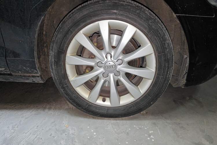 Used Audi A6L 2012 30 FSI Comfort Model Right Front Wheel Hub