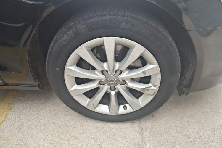 Used Audi A6L 2012 TFSI Standard Model Right Front Wheel Hub