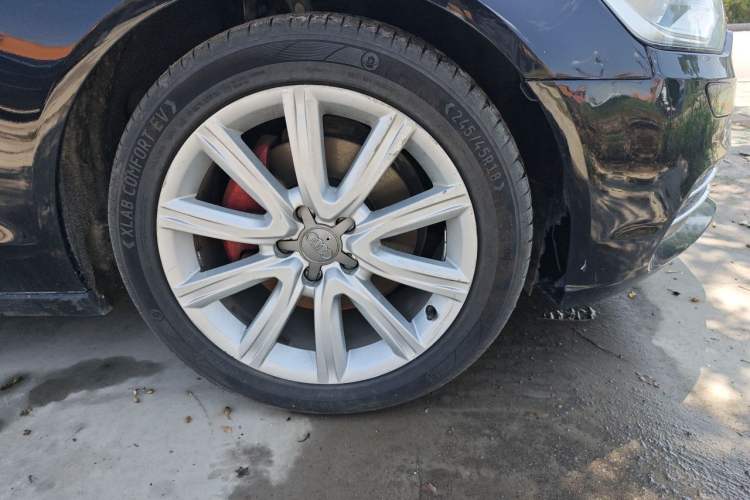 Used Audi A6L 2012 35 FSI Comfort Model Right Front Wheel Hub