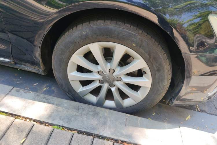 Used Audi A6L 2012 30 FSI Comfort Model Right Front Wheel Hub