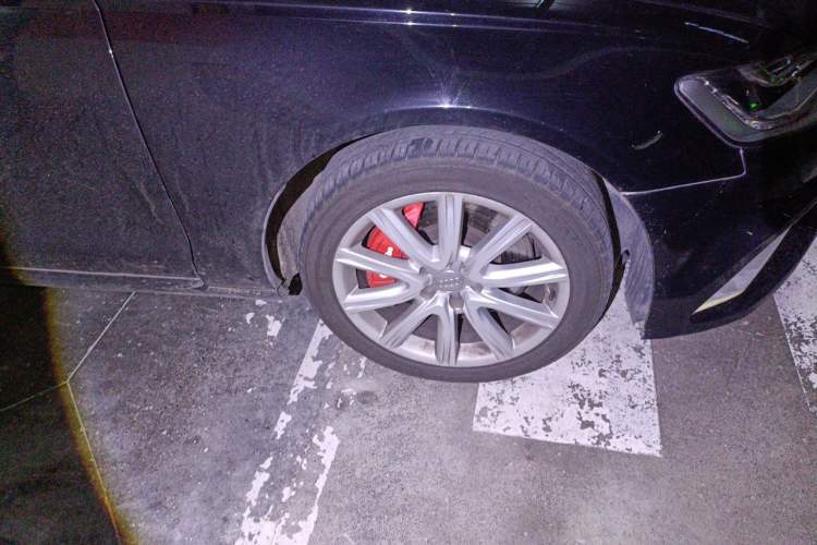 Used Audi A6L 2012 50 TFSI quattro Luxury Model Right Front Wheel Hub