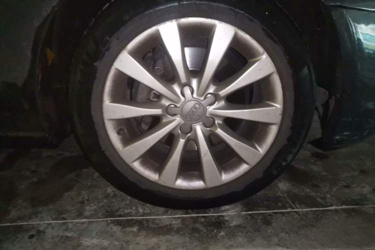 Used Audi A6L 2012 30 FSI Comfort Model Right Front Wheel Hub