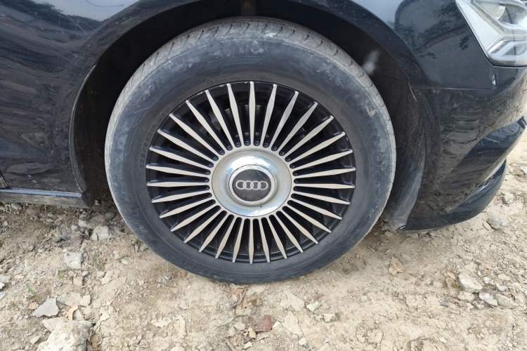 Used Audi A6L 2012 30 FSI Comfort Model Right Front Wheel Hub