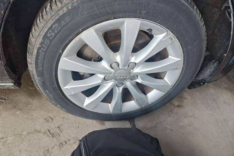 Used Audi A6L 2012 TFSI Standard Model Right Front Wheel Hub