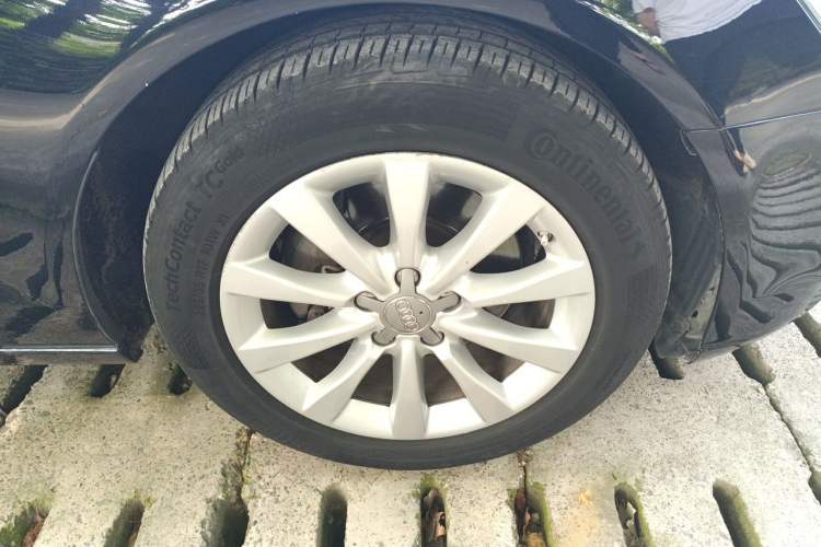 Used Audi A6L 2012 TFSI Standard Model Right Front Wheel Hub