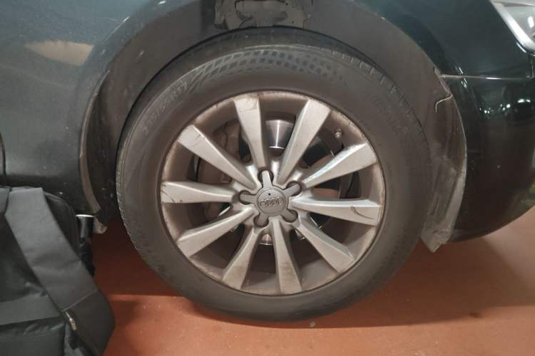 Used Audi A6L 2012 TFSI Standard Model Right Front Wheel Hub