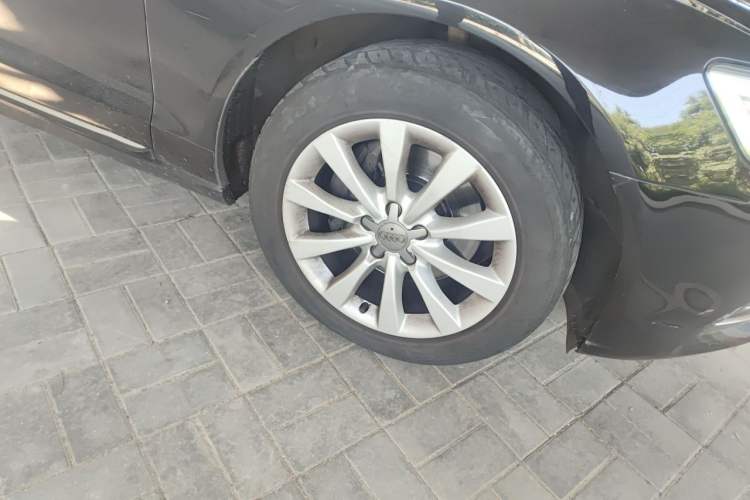 Used Audi A6L 2012 30 FSI Luxury Model Right Front Wheel Hub