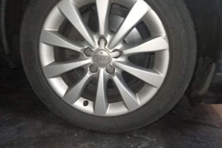 Used Audi A6L 2012 TFSI Standard Model Right Front Wheel Hub