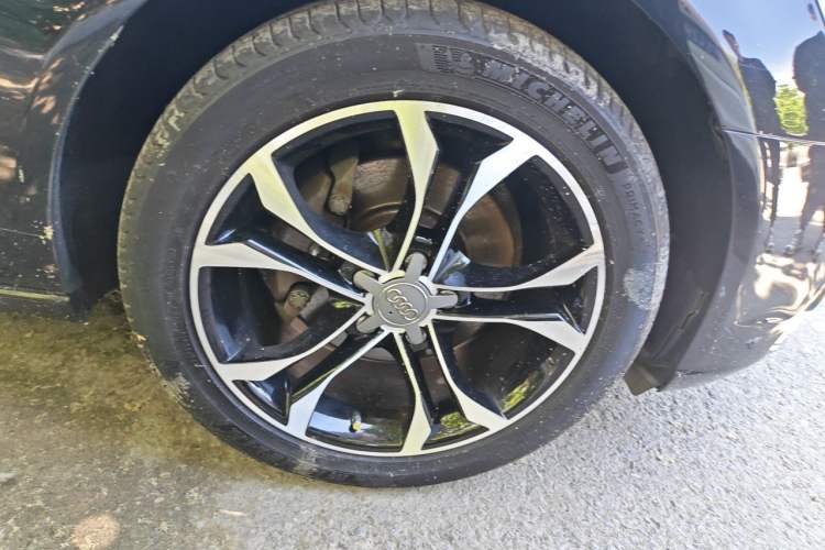 Used Audi A6L 2012 30 FSI Comfort Model Right Front Wheel Hub