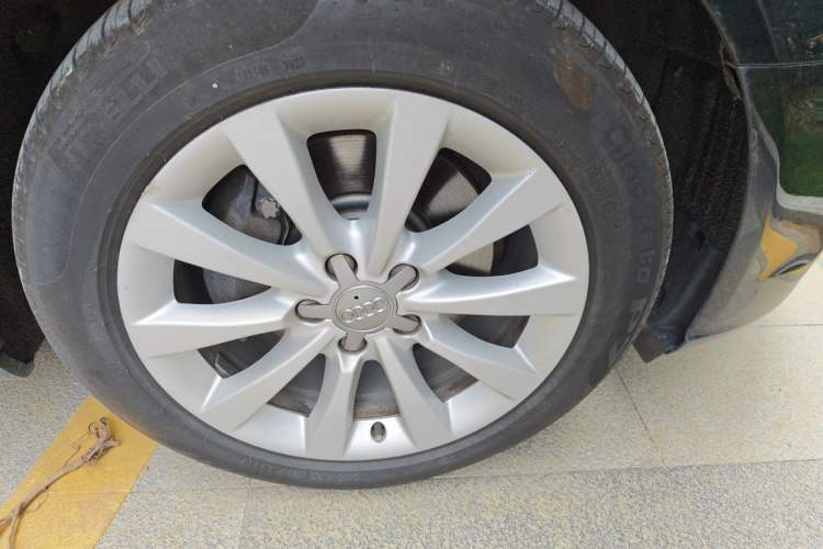 Used Audi A6L 2012 30 FSI Luxury Model Right Front Wheel Hub