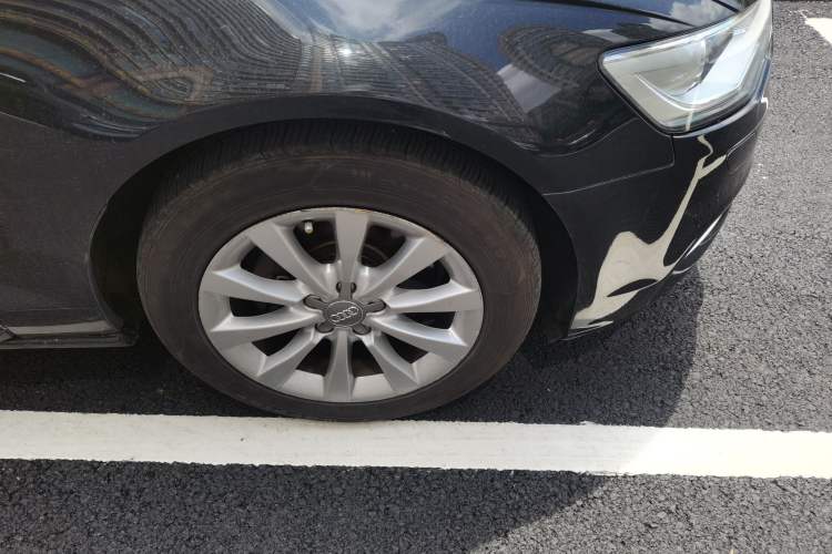 Used Audi A6L 2012 30 FSI Luxury Model Right Front Wheel Hub
