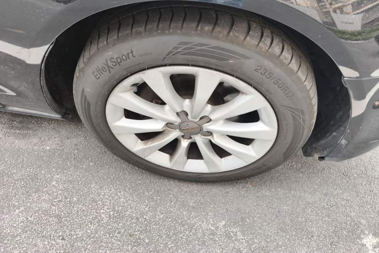 Used Audi A6L 2012 TFSI Standard Model Right Front Wheel Hub