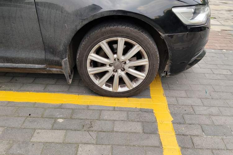 Used Audi A6L 2012 TFSI Standard Model Right Front Wheel Hub