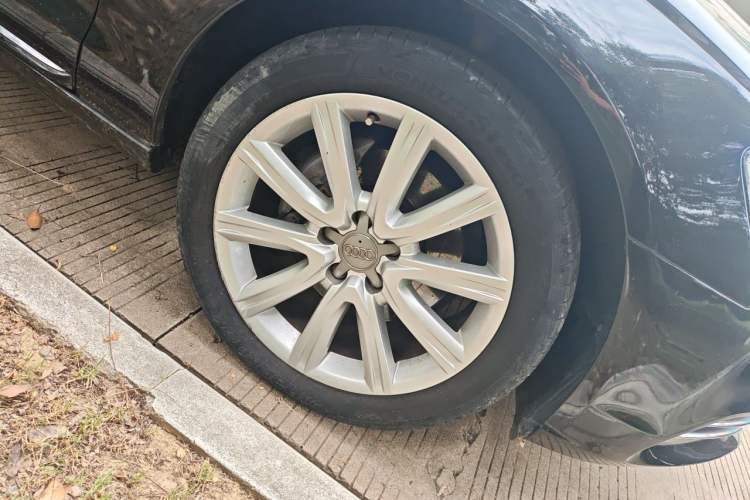 Used Audi A6L 2012 35 FSI Comfort Model Right Front Wheel Hub