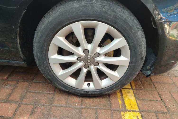Used Audi A6L 2012 TFSI Standard Model Right Front Wheel Hub