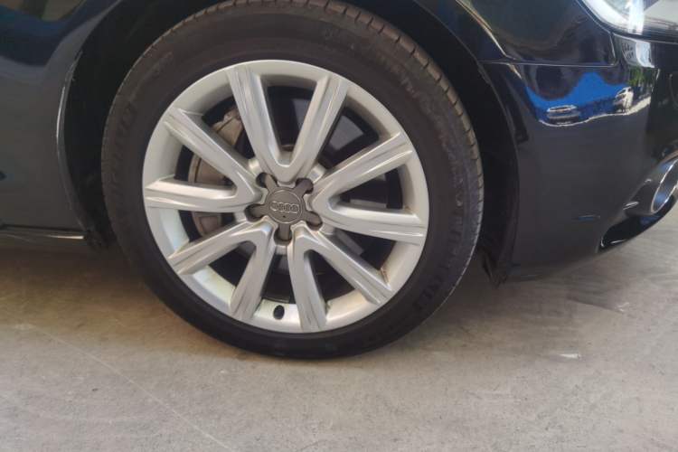 Used Audi A6L 2012 50 TFSI quattro Luxury Model Right Front Wheel Hub