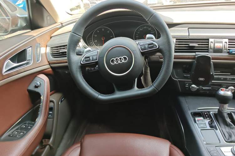 Used Audi A6L 2012 50 TFSI quattro Luxury Model Steering Wheel