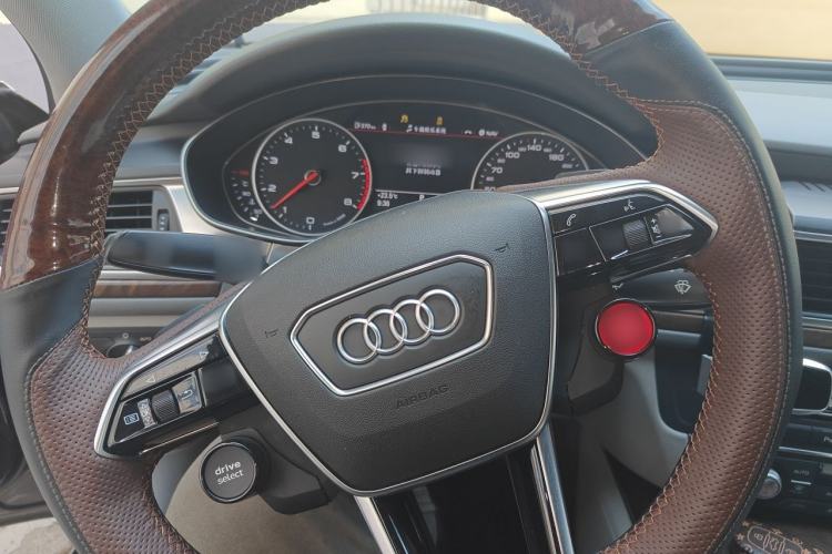 Used Audi A6L 2012 50 TFSI quattro Luxury Model Steering Wheel