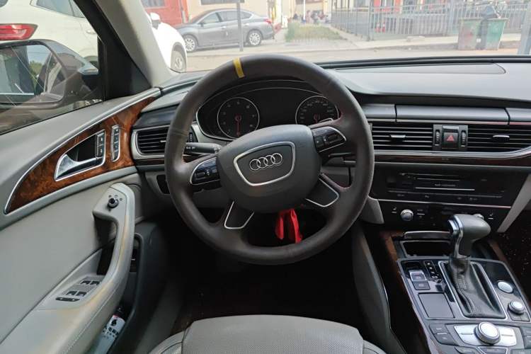 Used Audi A6L 2012 35 FSI Comfort Model Steering Wheel