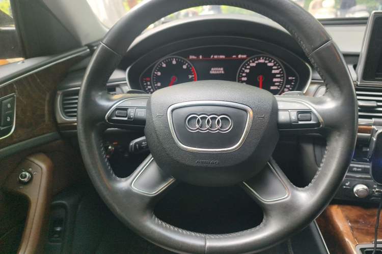 Used Audi A6L 2012 30 FSI Comfort Model Steering Wheel