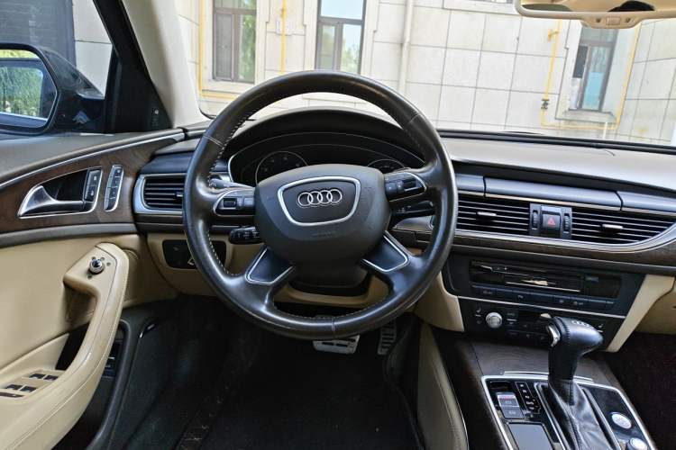 Used Audi A6L 2012 50 TFSI quattro Luxury Model Steering Wheel