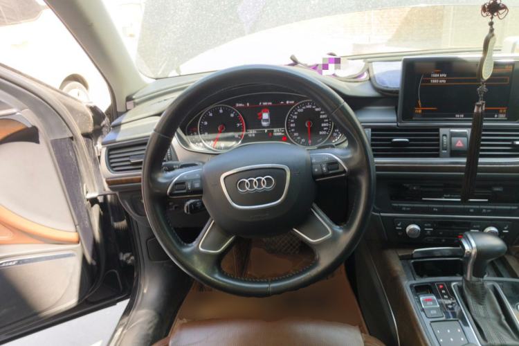 Used Audi A6L 2012 50 TFSI quattro Luxury Model Steering Wheel