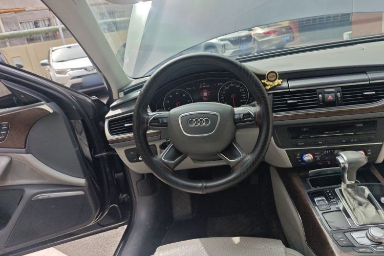 Used Audi A6L 2012 35 FSI quattro Luxury Model Steering Wheel