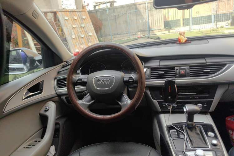 Used Audi A6L 2012 30 FSI Comfort Model Steering Wheel