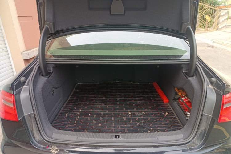 Used Audi A6L 2012 TFSI Standard Model Trunk