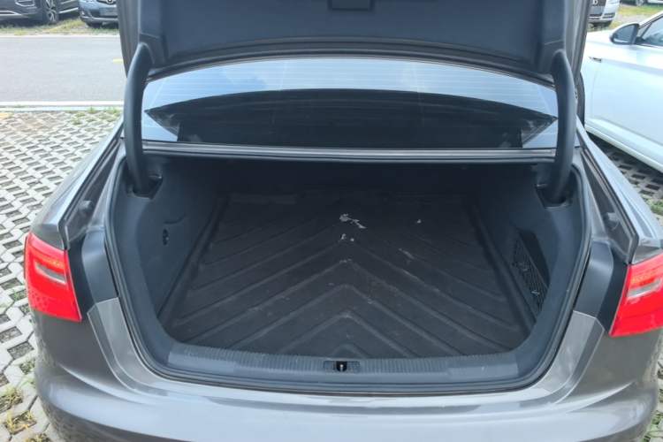 Used Audi A6L 2012 30 FSI Comfort Model Trunk