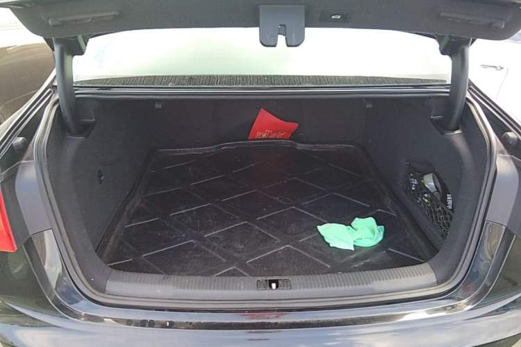 Used Audi A6L 2012 30 FSI Technology Edition Trunk