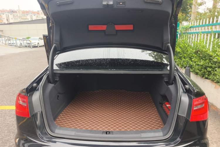Used Audi A6L 2012 35 FSI Luxury Model Trunk