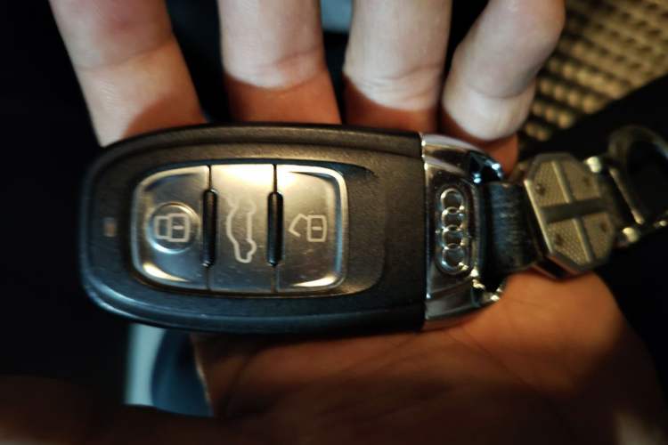 Used Audi A6L 2012 35 FSI Comfort Model Vehicle Key