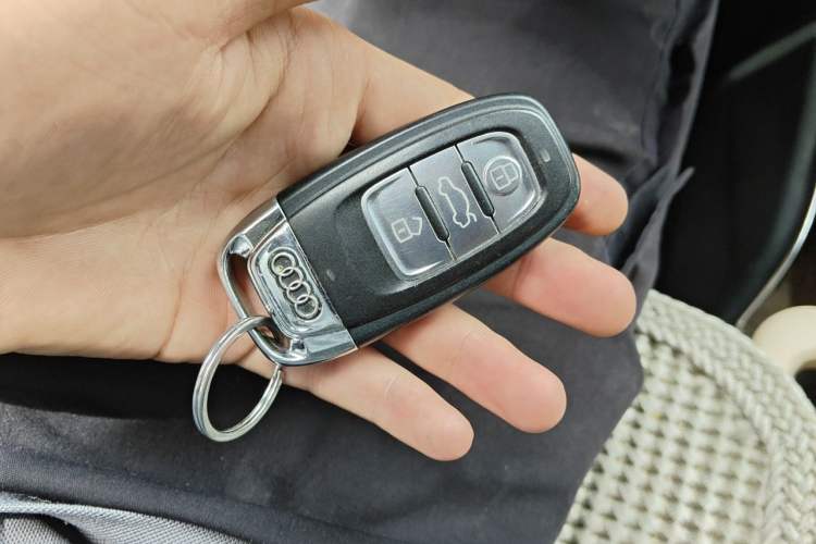Used Audi A6L 2012 30 FSI Luxury Model Vehicle Key
