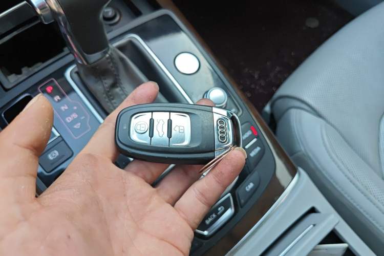 Used Audi A6L 2012 35 FSI Comfort Model Vehicle Key