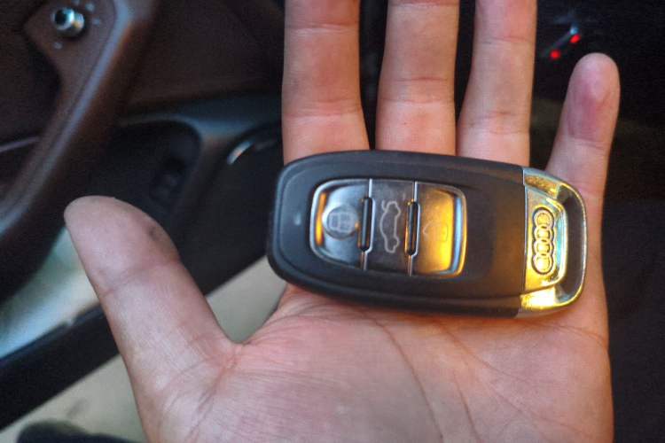 Used Audi A6L 2012 30 FSI Luxury Model Vehicle Key