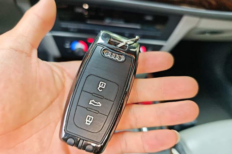 Used Audi A6L 2012 35 FSI Luxury Model Vehicle Key