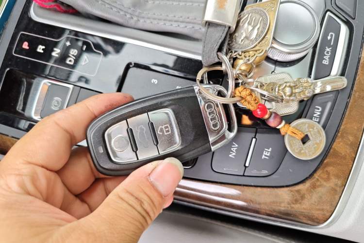 Used Audi A6L 2012 30 FSI Comfort Model Vehicle Key