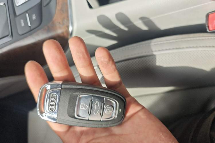 Used Audi A6L 2012 35 FSI quattro Luxury Model Vehicle Key