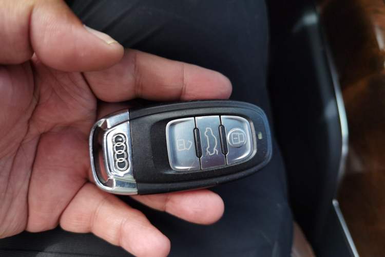 Used Audi A6L 2012 35 FSI Comfort Model Vehicle Key