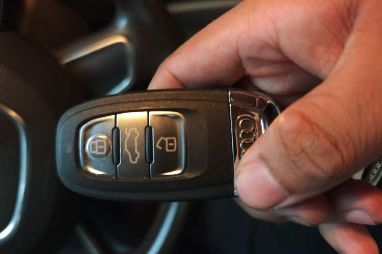 Used Audi A6L 2012 TFSI Comfort Model Vehicle Key