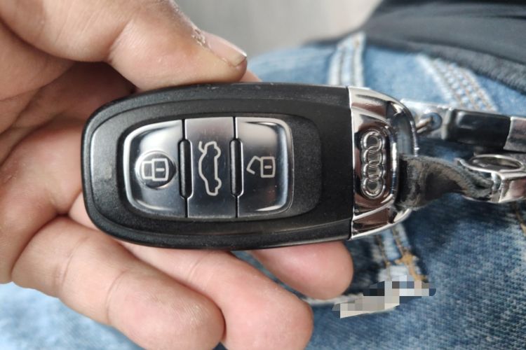 Used Audi A6L 2012 30 FSI Luxury Model Vehicle Key