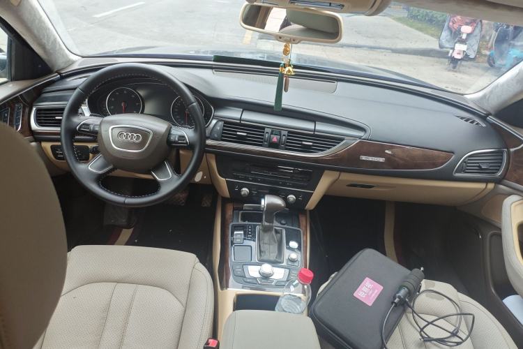 Used Audi A6L 2012 50 TFSI quattro Luxury Model Center Console