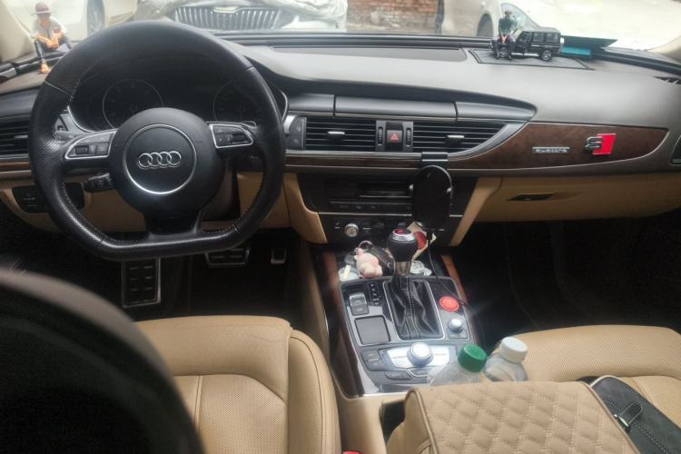 Used Audi A6L 2012 50 TFSI quattro Luxury Model Center Console