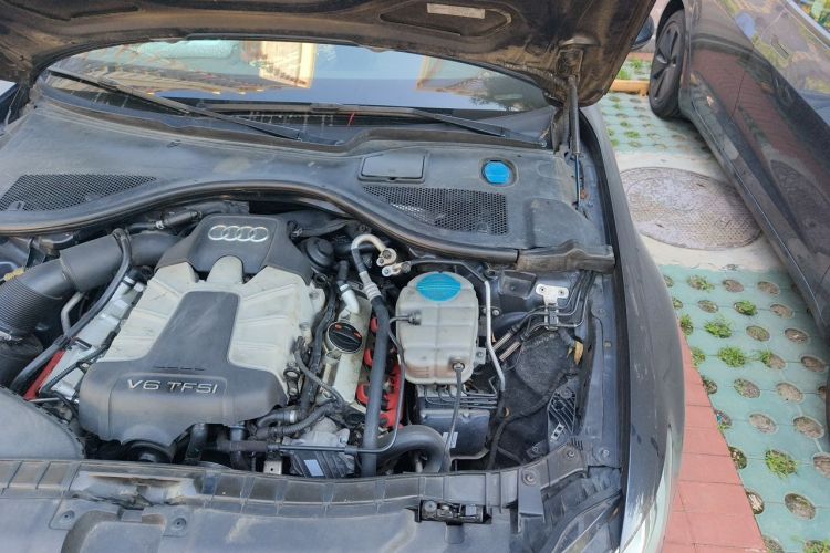 Used Audi A6L 2012 50 TFSI quattro Luxury Model Engine Bay Left