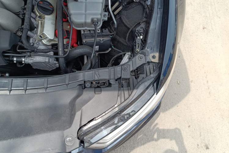 Used Audi A6L 2012 35 FSI Luxury Model Engine Bay Left