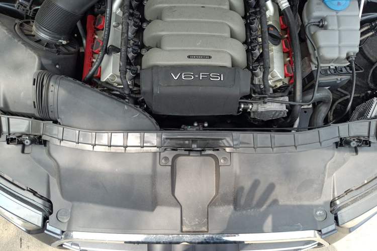 Used Audi A6L 2012 35 FSI Luxury Model Engine Bay
