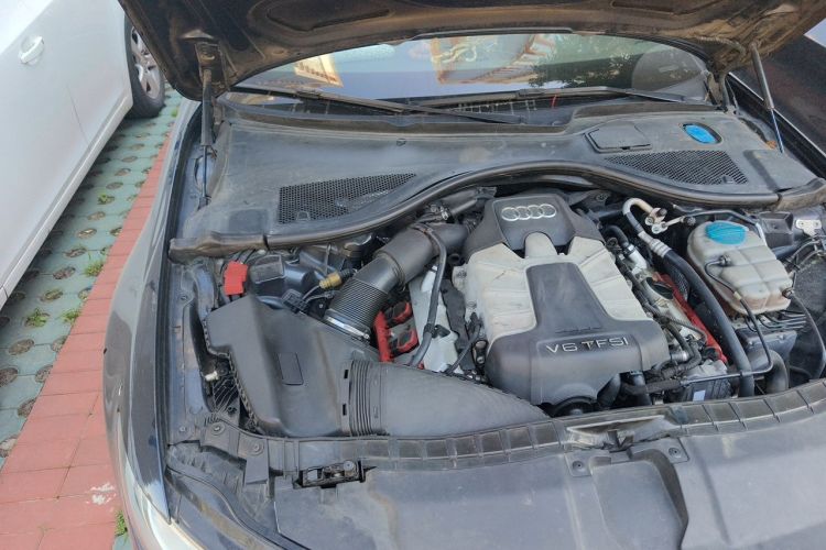 Used Audi A6L 2012 50 TFSI quattro Luxury Model Engine Bay Right