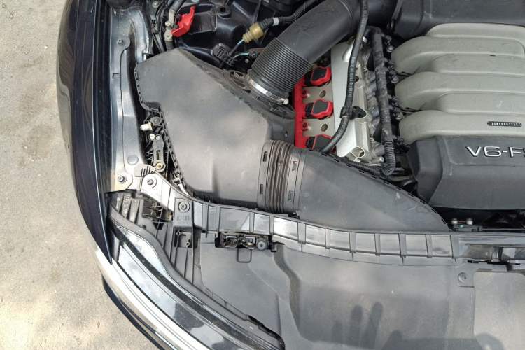 Used Audi A6L 2012 35 FSI Luxury Model Engine Bay Right