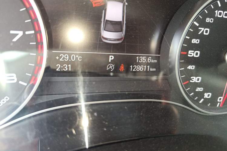 Used Audi A6L 2012 35 FSI Luxury Model Odometer Close Up